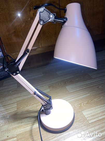 Настольный светильник розовый бу