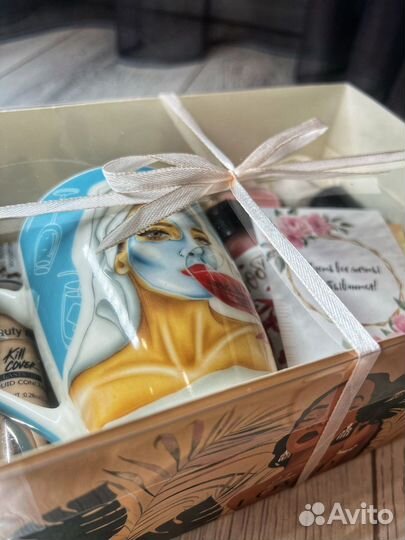 Подарочный бокс