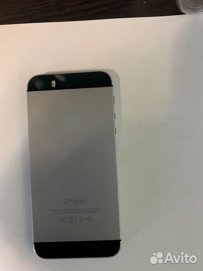Телефон iPhone 5s