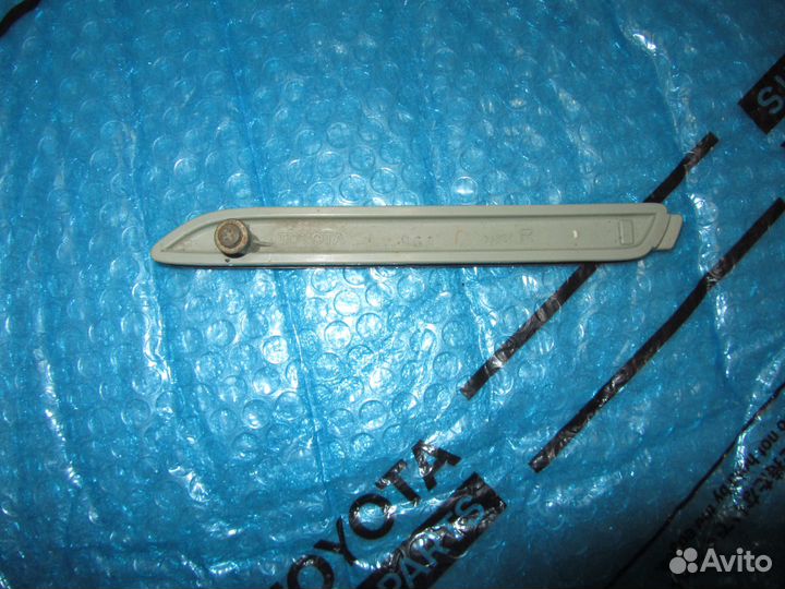 Отражатель задний правый Toyota Camry 50 2011-2014