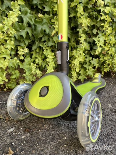 Самокат Globber Elite Deluxe Flash Lights Зеленый