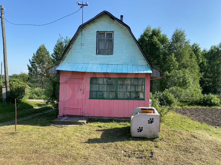 Дача 20 м² на участке 8 сот.