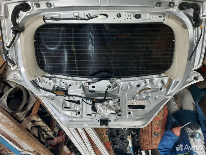 Стекло багажника на Ниссан Тиида