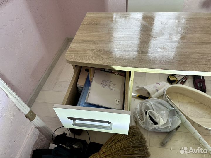 Письменный стол