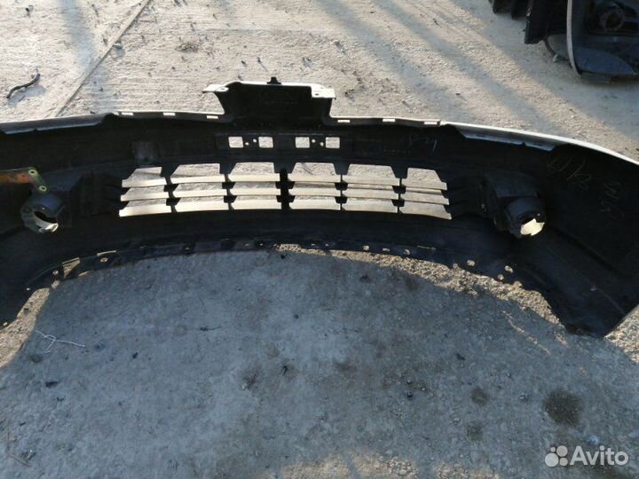 Бампер передний Nissan Tiida C11