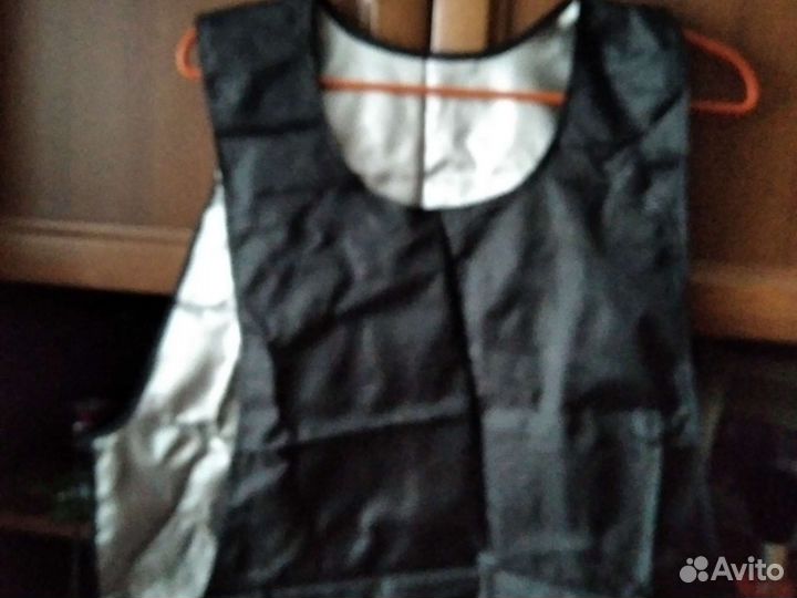 Фартук парикмахера и кисточка