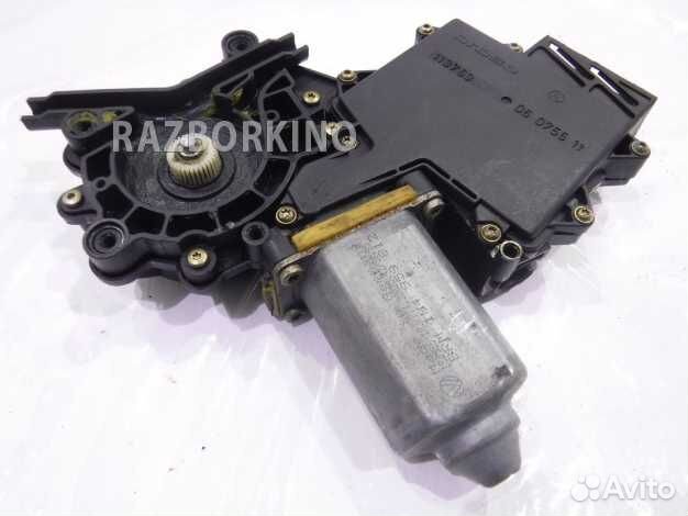 Моторчик заднего левого стеклоподъемника