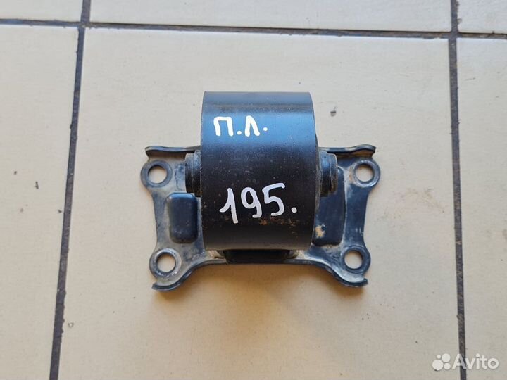 Подушка опора двигателя Kia Magentis 2001г