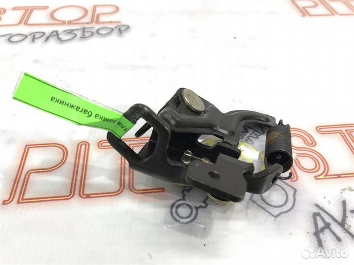 Петля замка багажника Nissan Teana (J31) 2003-2005