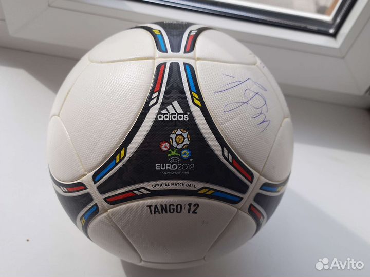 Футбольный мяч adidas tango 12