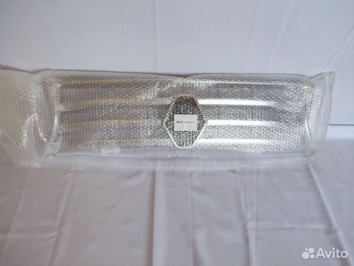 Решетка радиатора Renault Duster