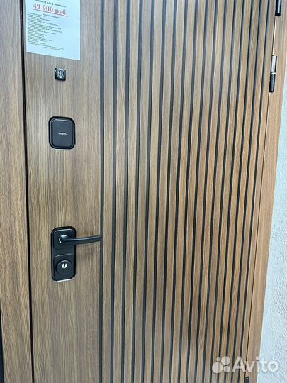 Дверь входная с зеркалом Гольф