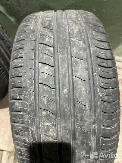 Royal Black Royal Performance 255/35 R20