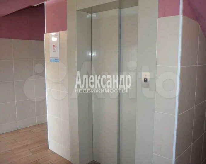 1-к. квартира, 52 м², 1/4 эт.