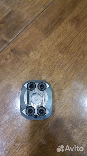 Блокиратор рулевого колеса Гарант Блок