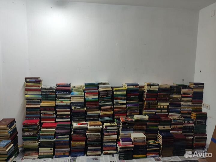 Книги. 1400 книг