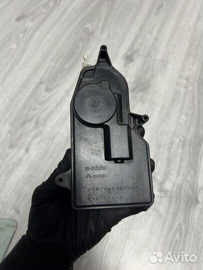 Замок передний правый Mazda 6 GG рестайлинг