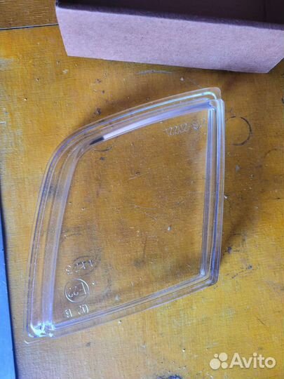 Стекло на фару mazda 6