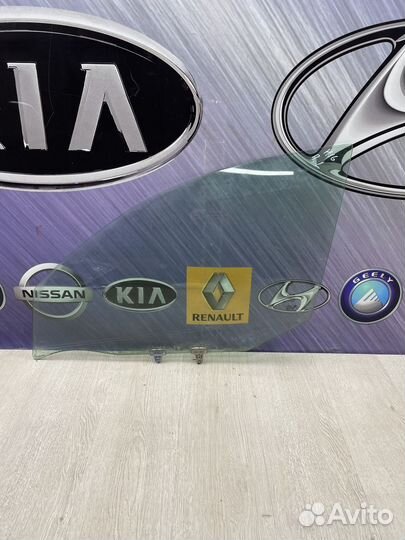 Стекло боковое двери Nissan almera N16 Лев