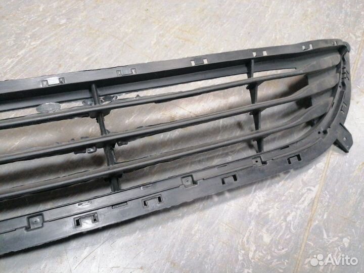 Решетка бампера Hyundai Elantra