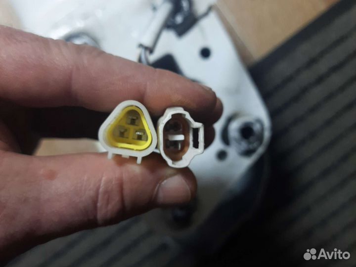 Зеркало Ютонг ZK 6122 H9 правое