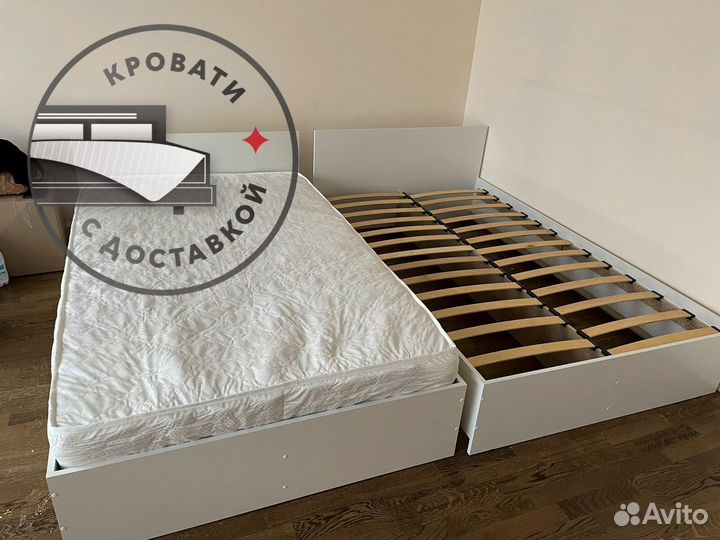 Кровать