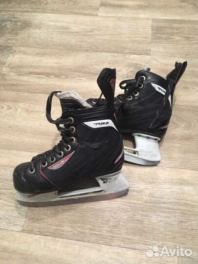 Коньки хоккейные