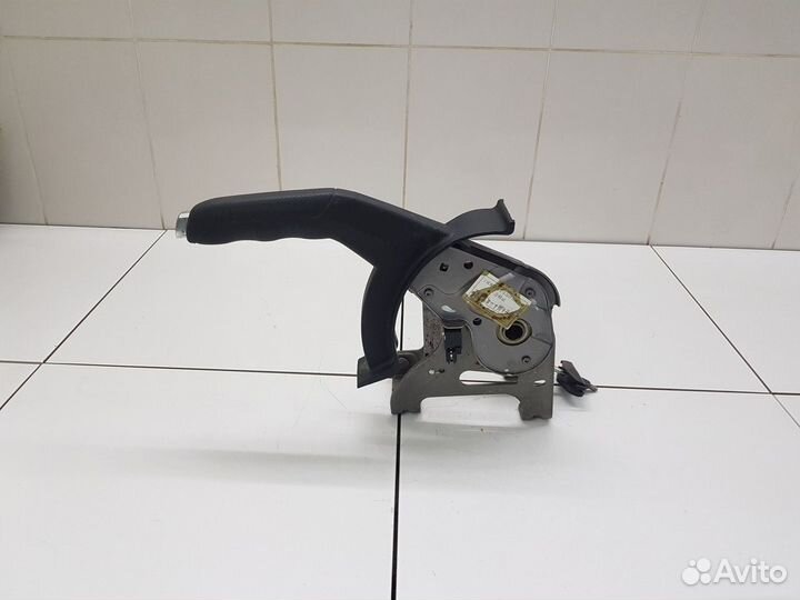 Рычаг стояночного тормоза (Chery Tiggo 7)
