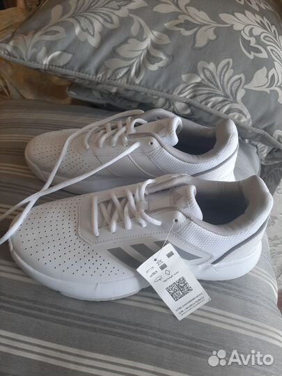 Кроссовки женские adidas 37,5