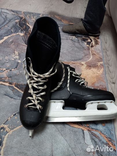 Коньки хоккейные