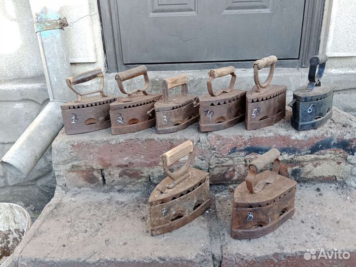 Утюги старинные