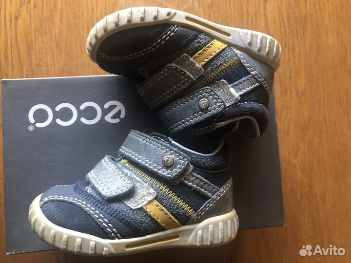 Кроссовки на малыша фирмы ecco