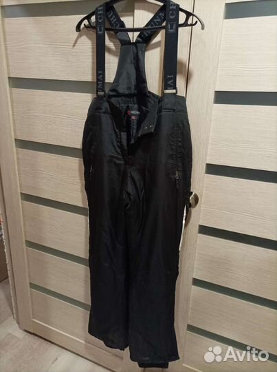 Женский спортивный костюм