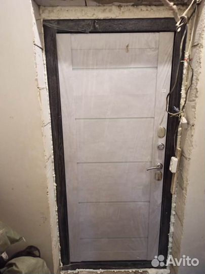 Дверь входная 