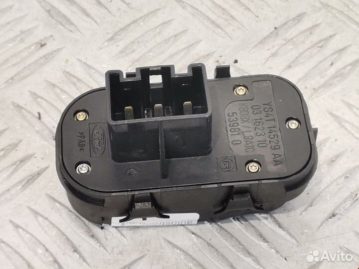 Блок управления стеклоподъемниками Ford Focus