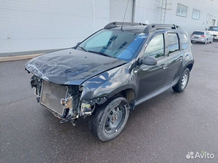 Renault Duster 1.6 МТ, 2020, битый, 153 200 км