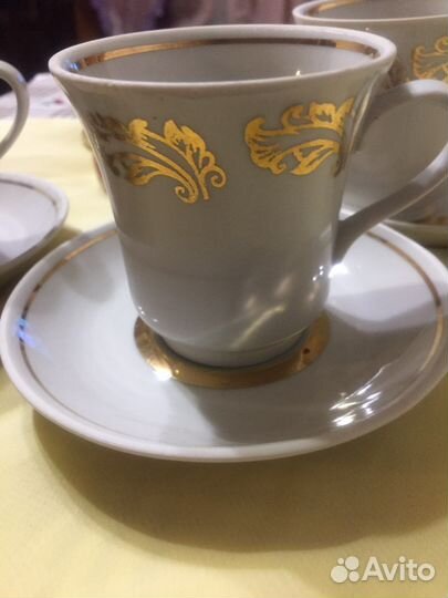 Чашки с блюдцами