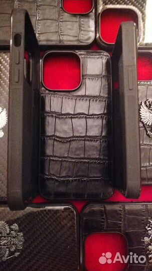 Чехол с гербом РФ на iPhone (карбон/крокодил)