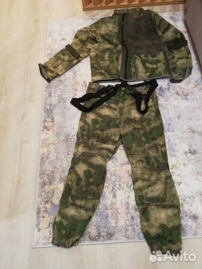 Защитный костюм с кевларовыми вставками