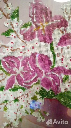 Картина бисером ручной работы Цветы в вазе