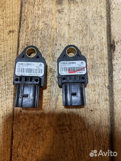 Боковой датчик удара mitsubishi lancer 10