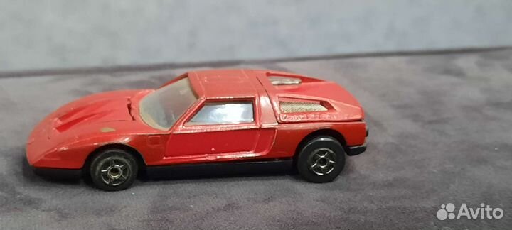 Модель автомобиля mercedes с 111