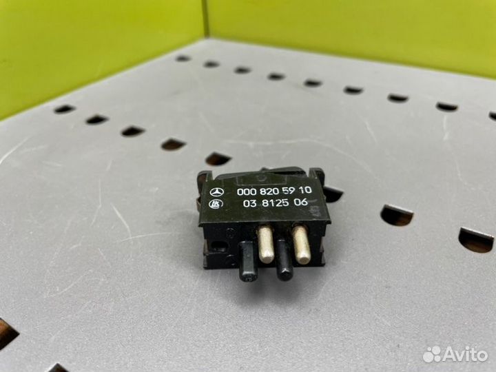 Кнопка света Mercedes W126 M116 3.8 1990