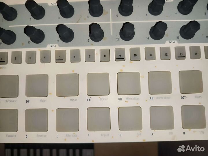 Arturia BeatStep Pro миди контроллер