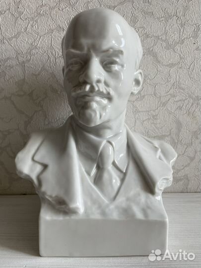 Бюст Ленина