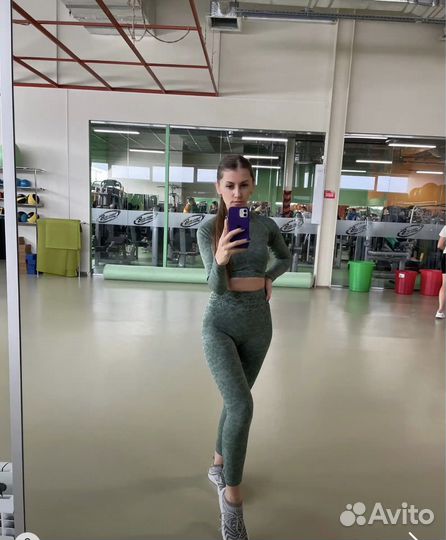 Бесшовный костюм для фитнеса и йоги