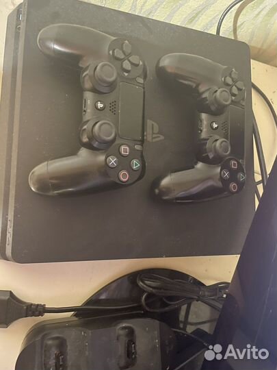 Игровая приставка ps4