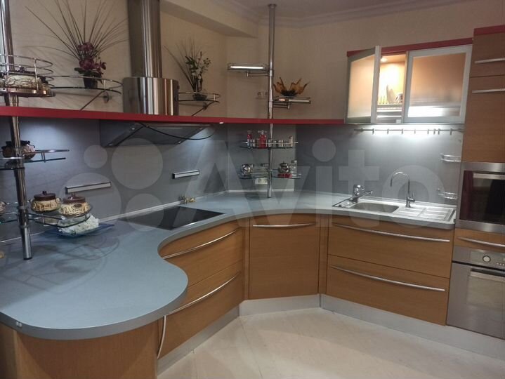 4-к. квартира, 136 м², 5/6 эт.