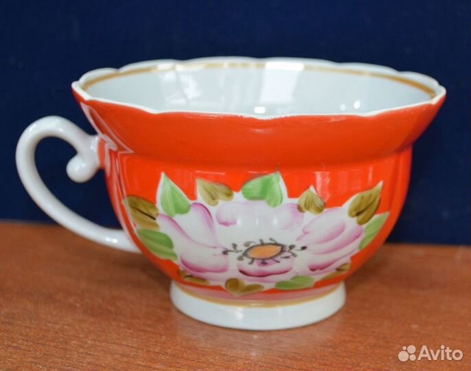 Большая фарфоровая чайная кружка- дружковка фз