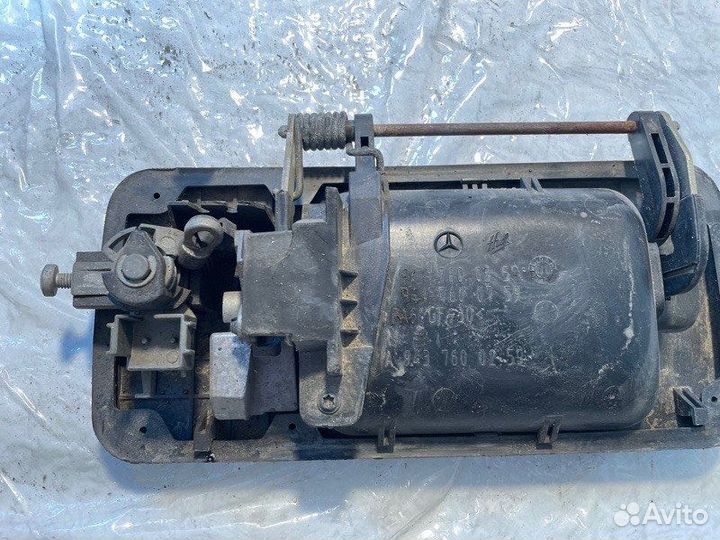 Ручка двери внешняя правая Mercedes-Benz